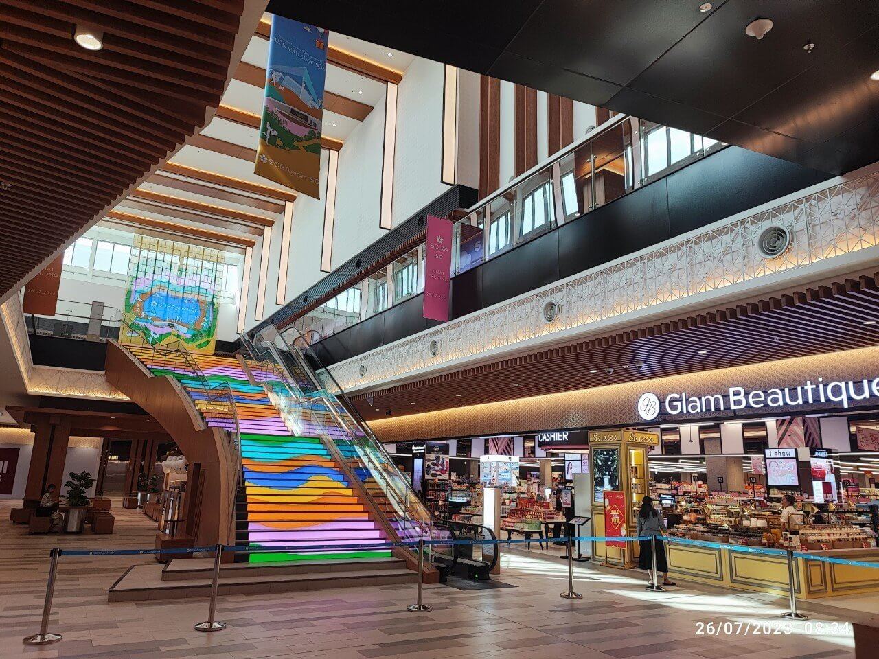 Màn hình LED cầu thang ở trung tâm thương mại